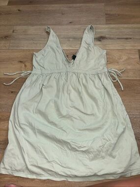 Light Green V-Neck Tie-Waist Sundress